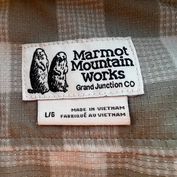 Marmot Mountain Works Olive Green and Light Green Short Sleeve Button Down Shirt - Picture 2 of 7